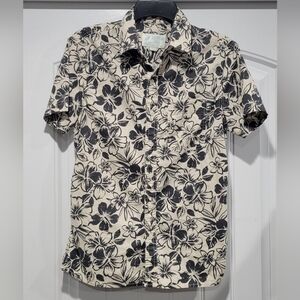 American Eagle Outfitters Black and White Floral Shirt